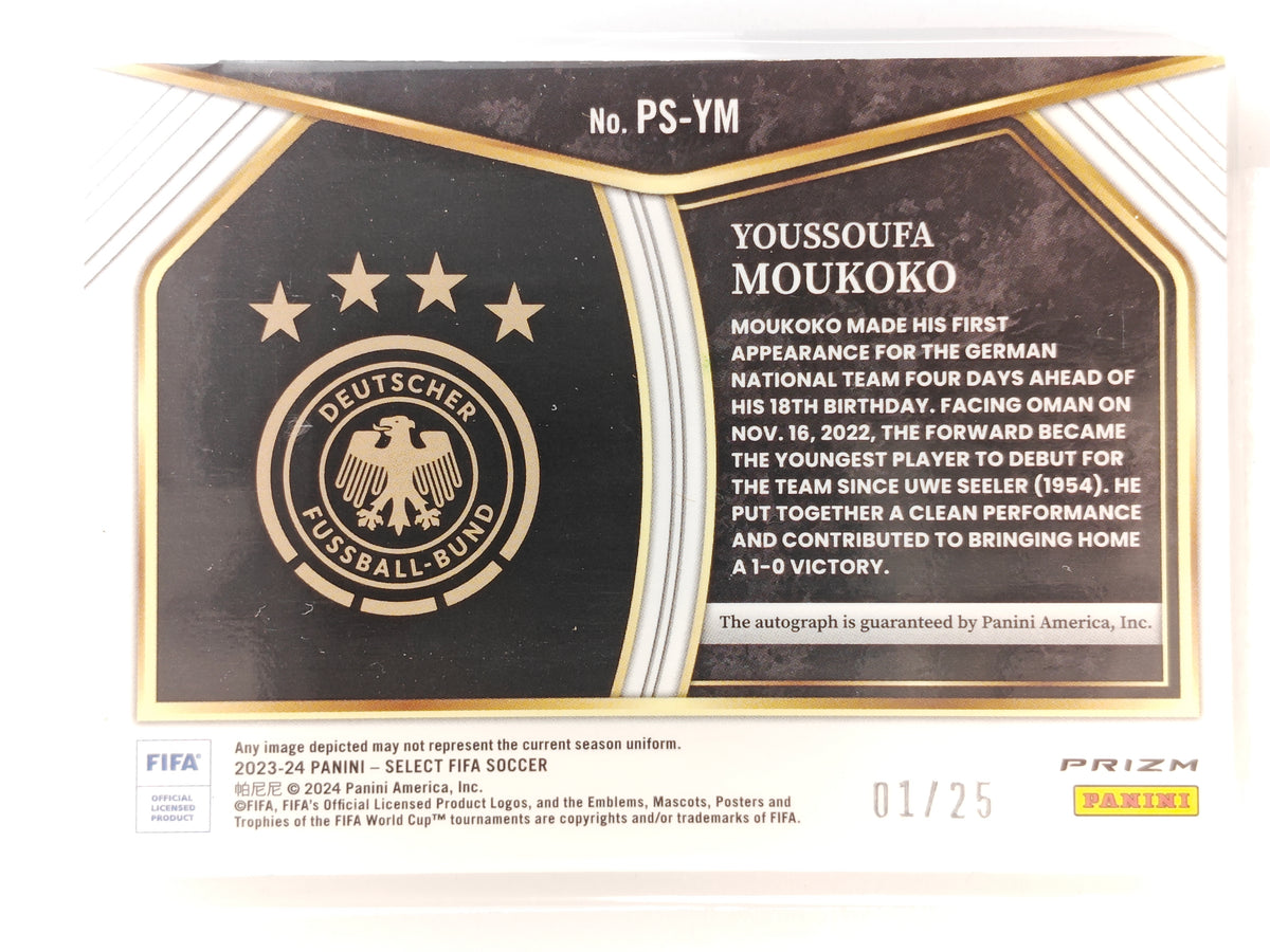 Youssoufa Moukoko auto 1/25 - Panini Select Fifa 23/24