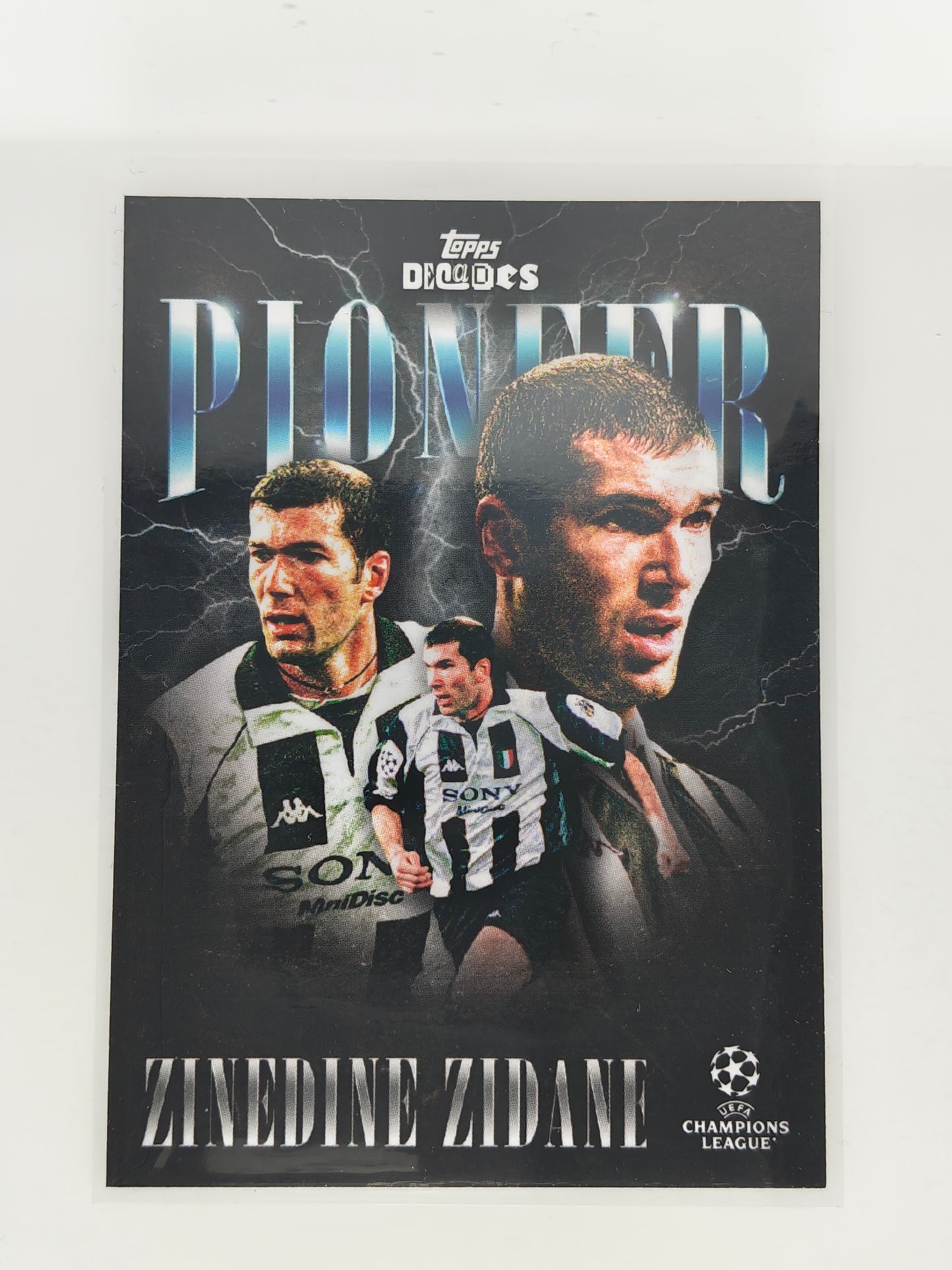 Zinedine Zidane Pioneer - Topps Decades 24/25