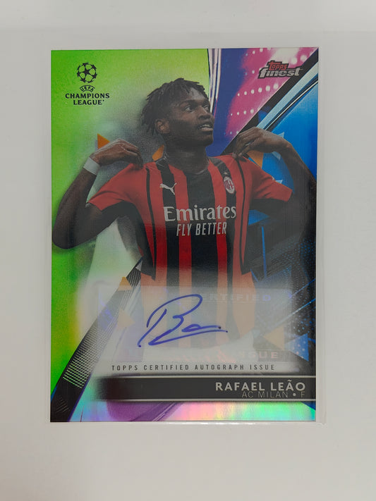 Rafael Leao auto /99 - Topps Finest 21/22