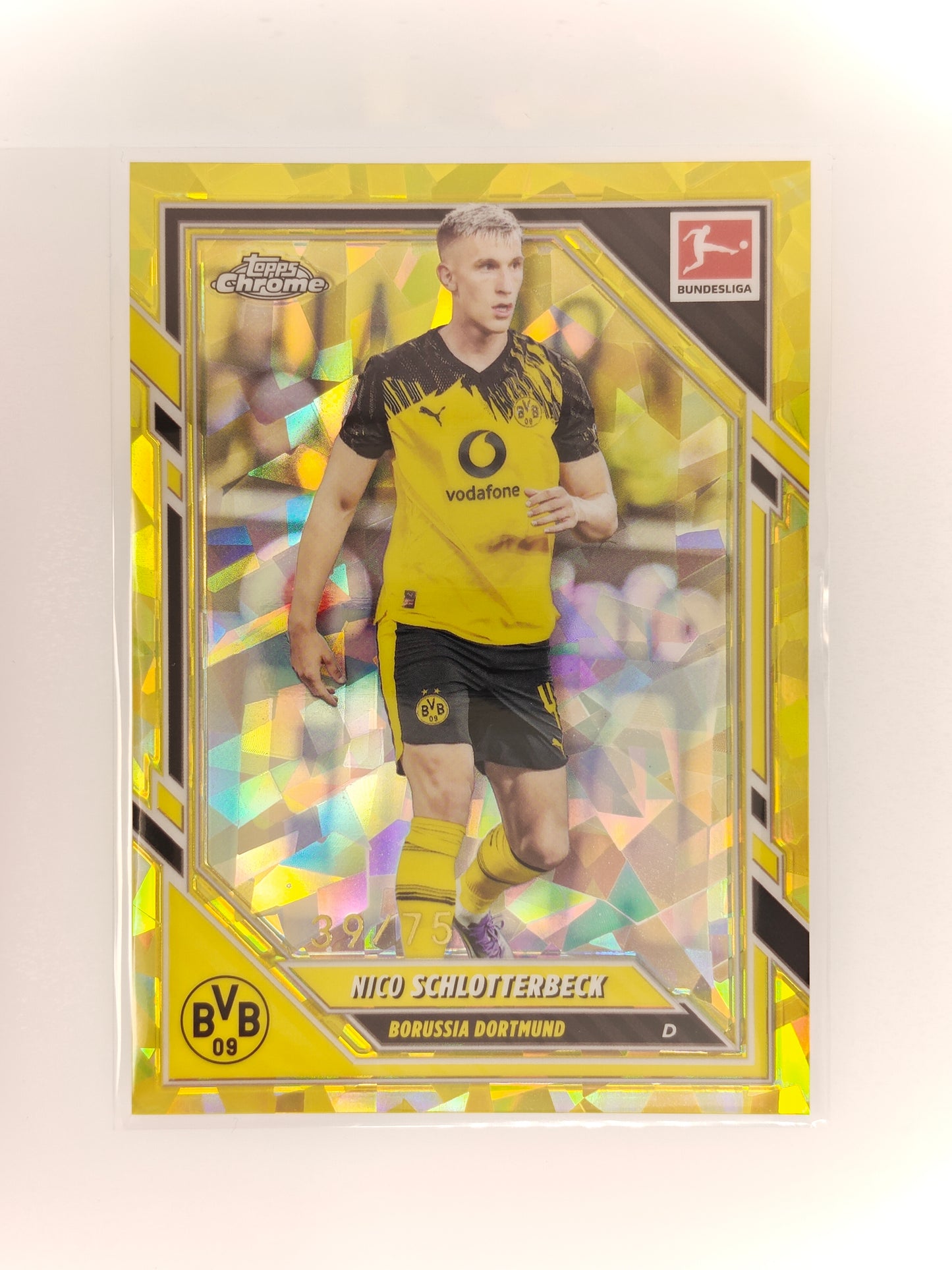 Nico Schlotterbeck /75 - Topps Chrome Bundesliga 25/26 - Sapphire