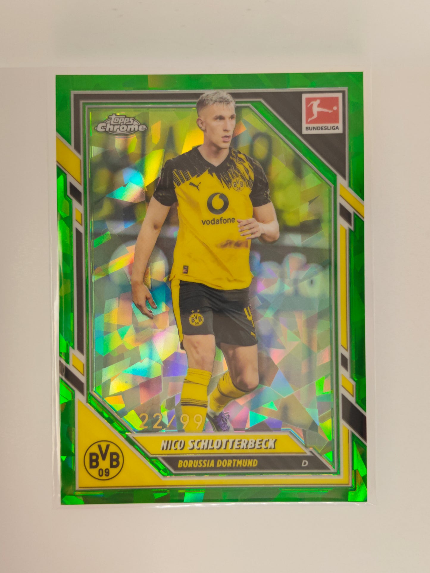 Nico Schlotterbeck /99 - Topps Chrome Bundesliga 25/26 - Sapphire