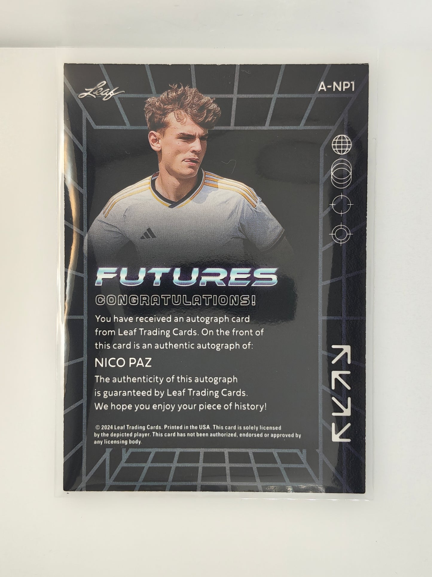 Nico Paz auto /15 - Leaf Futures