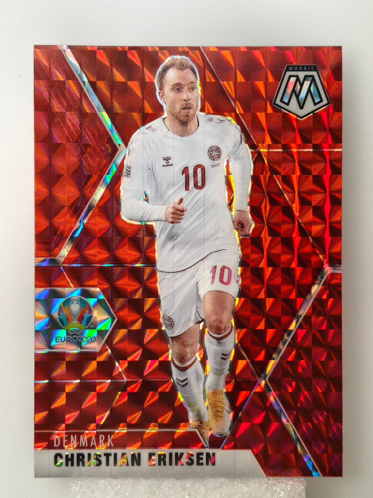 Christian Eriksen Red Prizm - Panini Mosaic 2020
